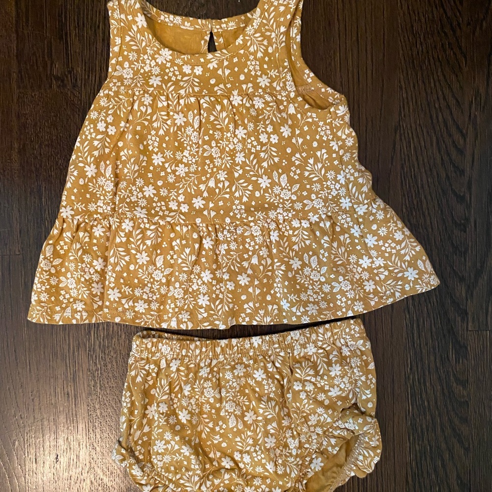 Baby Gap top and bloomer set